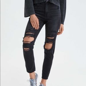Black ripped mom jeans